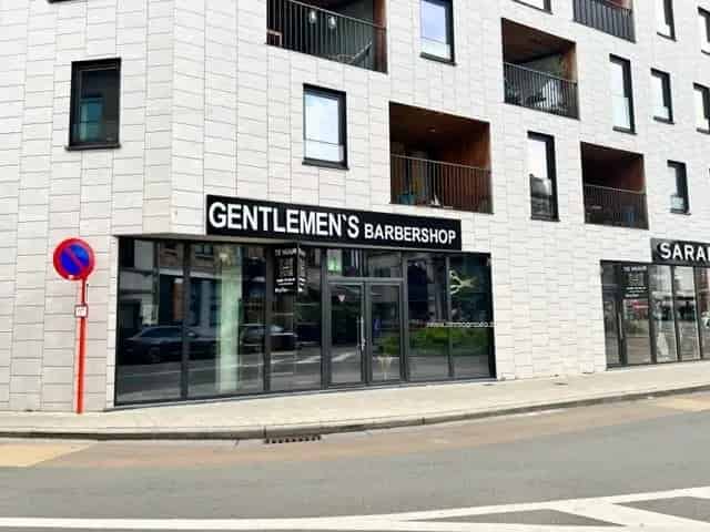Nieuwbouw handelspand te huur in Residentie Sluizeken Gent