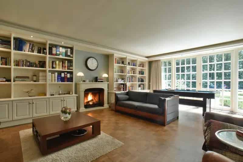 Schitterende villa-bungalow (450 m²), exclusief gelegen in de villawijk "Zilverkust" te Lanaken-Rekem, op een fraai perceel van 2.850 m²
