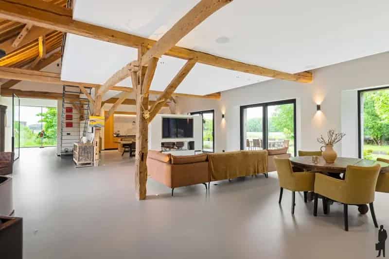 Gerenoveerde BEN hoeve gelegen in natuurgebied nabij Hove