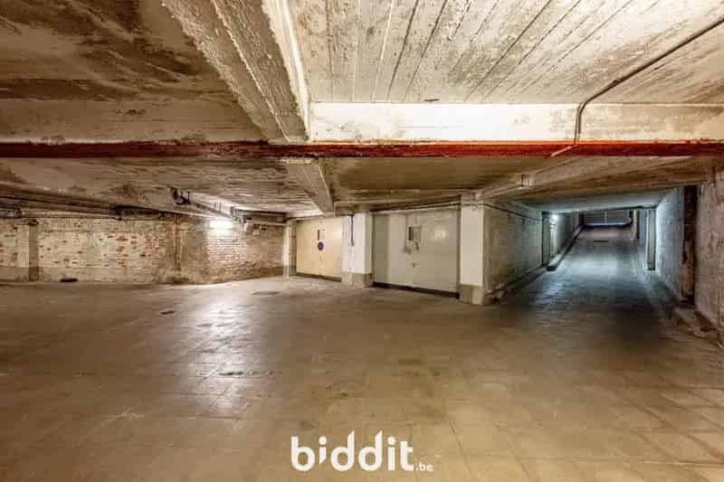 Lot 2. De garage nr 3 op het gelijkvloers