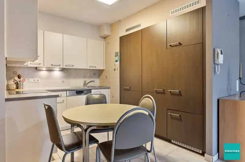 Gelijkvloers appartement met 2 kamers en terras