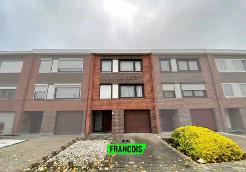 Gezellige woning met twee slaapkamers, garage en tuin aan de rand van het bruisende centrum van Ieper
