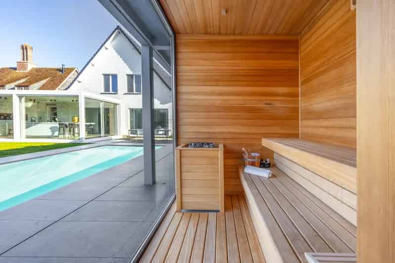 LUXE GERENOVEERDE VILLA, 4 slpk, 3 bdks, zwembad + poolhouse