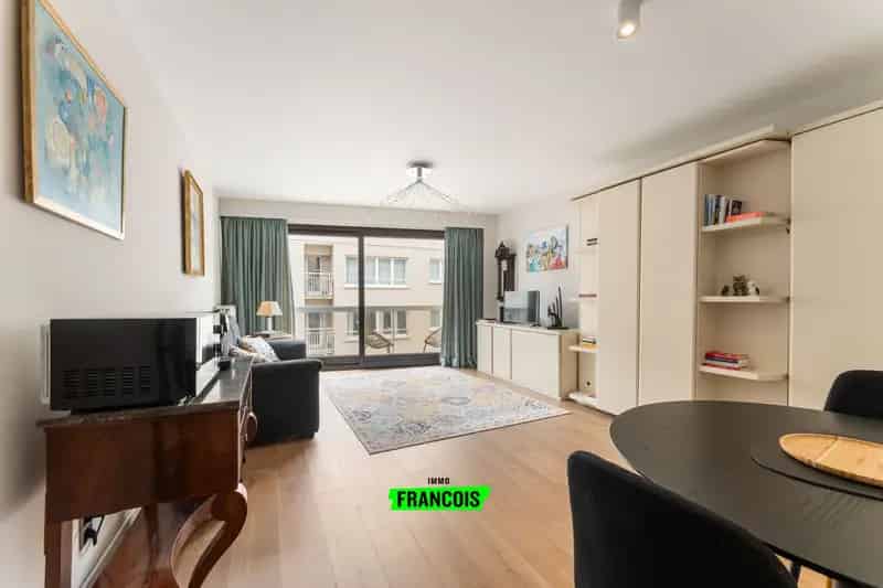 Studio met zijdelings zeezicht pal in centrum Oostende
