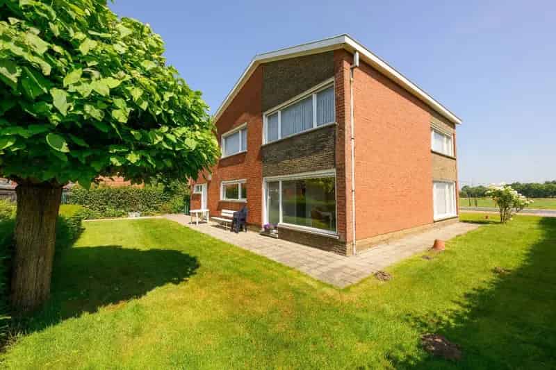 ZEER RUIME ALLEENSTAANDE WONING OP 627 m² | 5 SLPKS