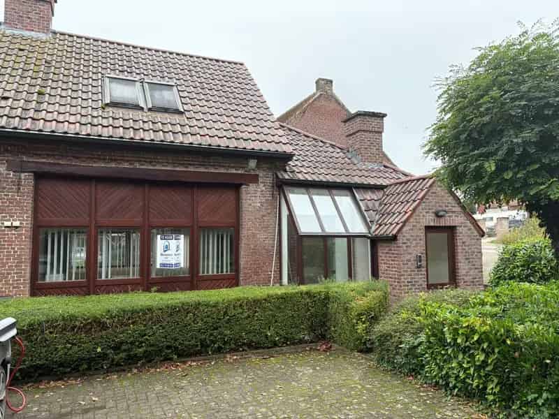 Veelzijdigde kantoorruimte te Zonnegem