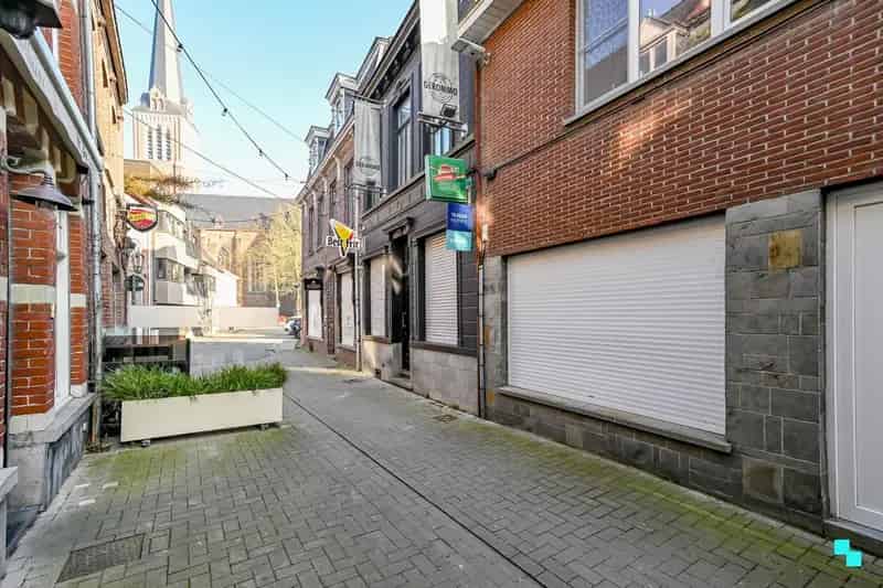 Uiterst commercieel gelegen handelspand