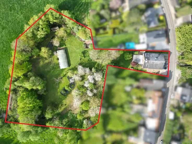 Villa te Koop: Ruime gelijkvloerse woning met zwembad en boomgaard