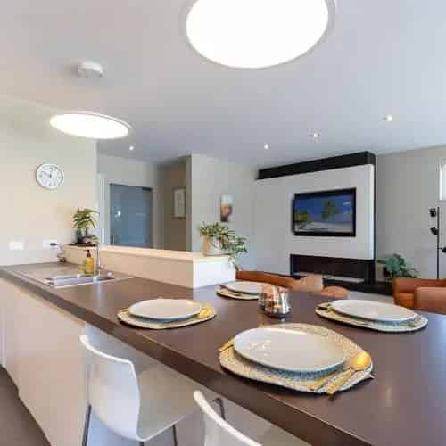 STIJLVOLLE HALF-OPEN WONING MET 5 SLAAPKAMERS en EEN PRACHTIGE TUIN OP EEN PERCEEL VAN 918 m²