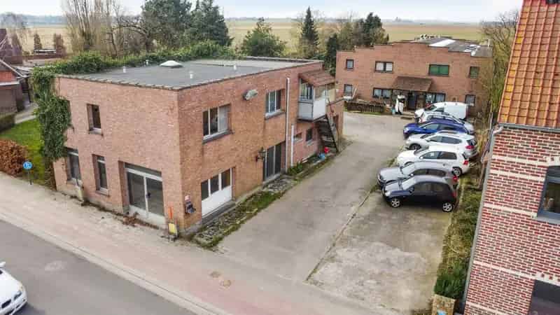 Te renoveren opbrengsteigendom bestaande uit 12 appartementen en woonhuis