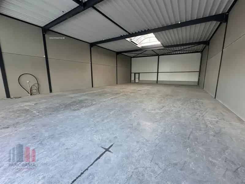 Nieuwbouw bedrijfsgebouw te koop in De Posthoorn Wevelgem