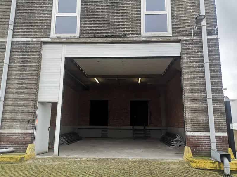 Toonzaal en magazijn te huur in Antwerpen