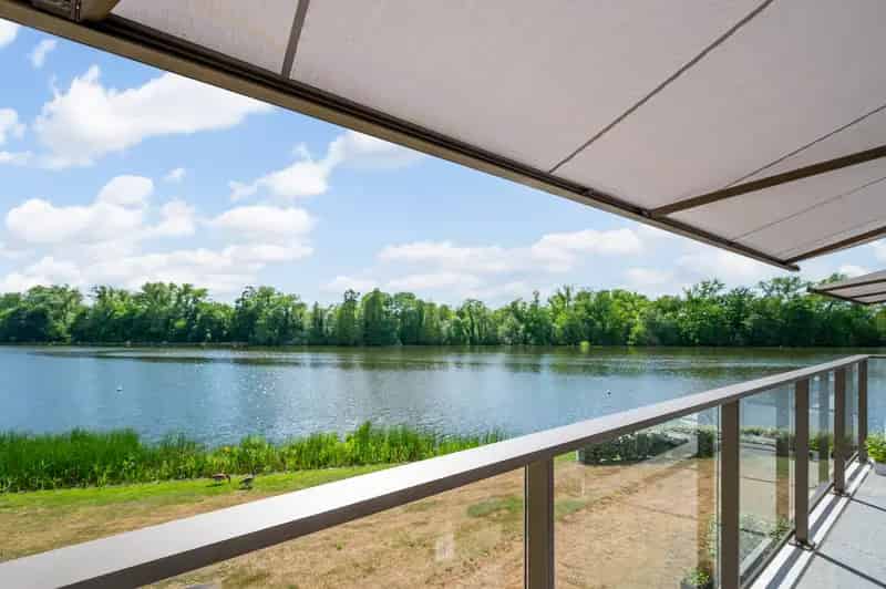 Luxe Appartement met Waterzicht te Berlare