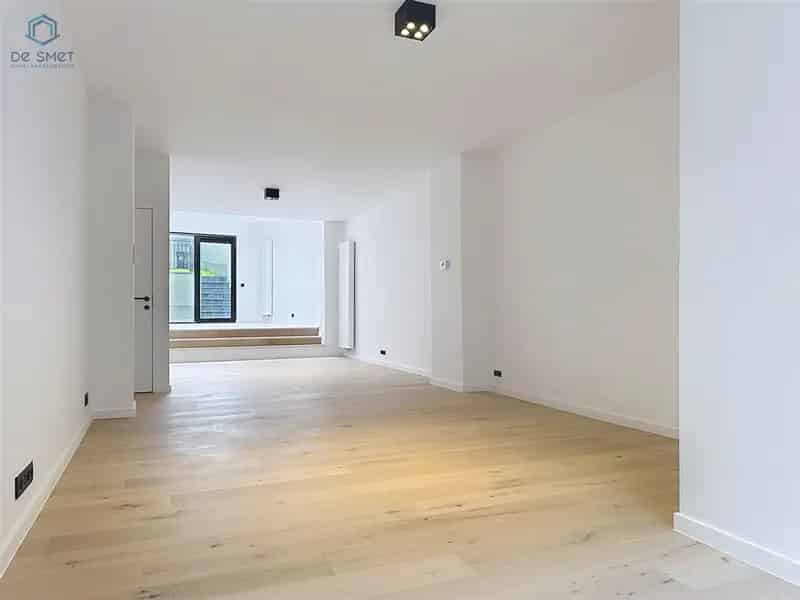 Prachtig gerenoveerde herenwoning met 5 slpks, 2 badkamers en tuin in het hart van Geraardsbergen