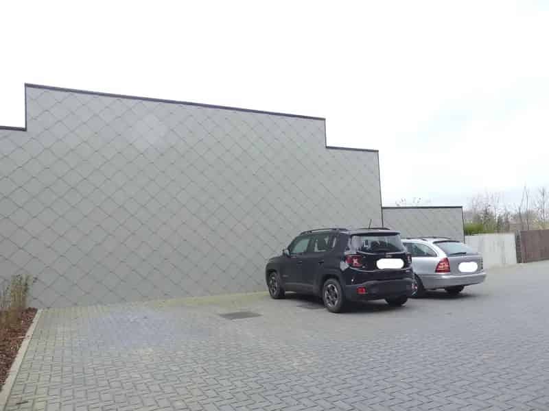 Buiten parkeerplaats op het woonerf "Noordvesten", langs de Kleine Dijk te Diksmuide - op wandelafstand v/h centrum