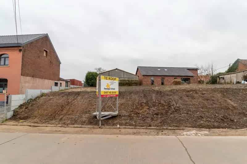 Perceel op de flank van de Bosberg (339 m²) voor open bebouwing