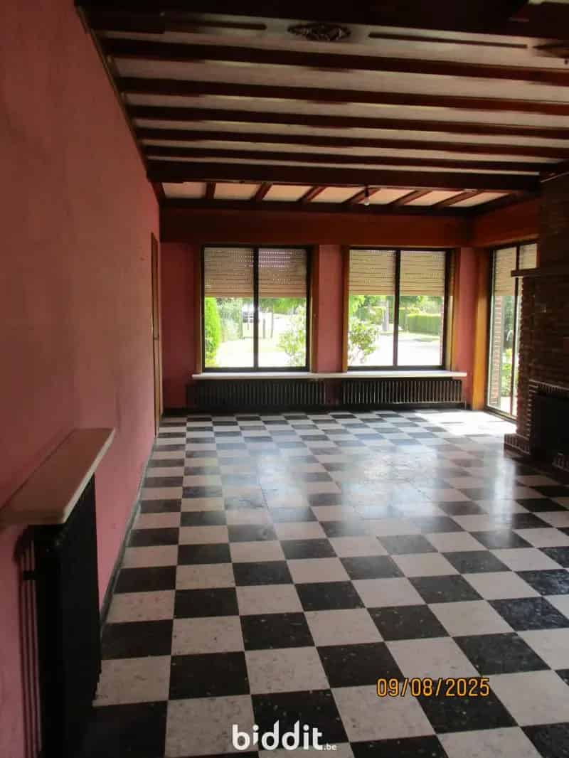 Rustig gelegen te renoveren woning