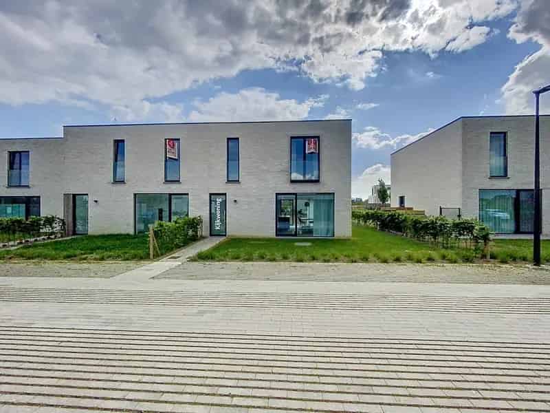Halfopen Nieuwbouwwoning te Huur Sint-Eloois-Vijve