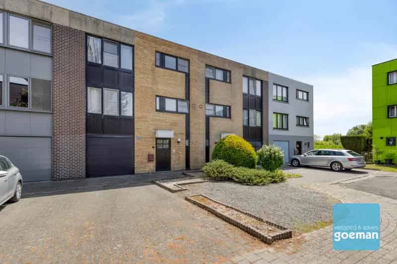 Rustig gelegen HOB met mooi uitzicht
