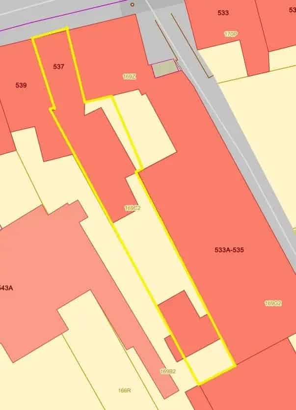 Te renoveren woning op zeer gunstige ligging