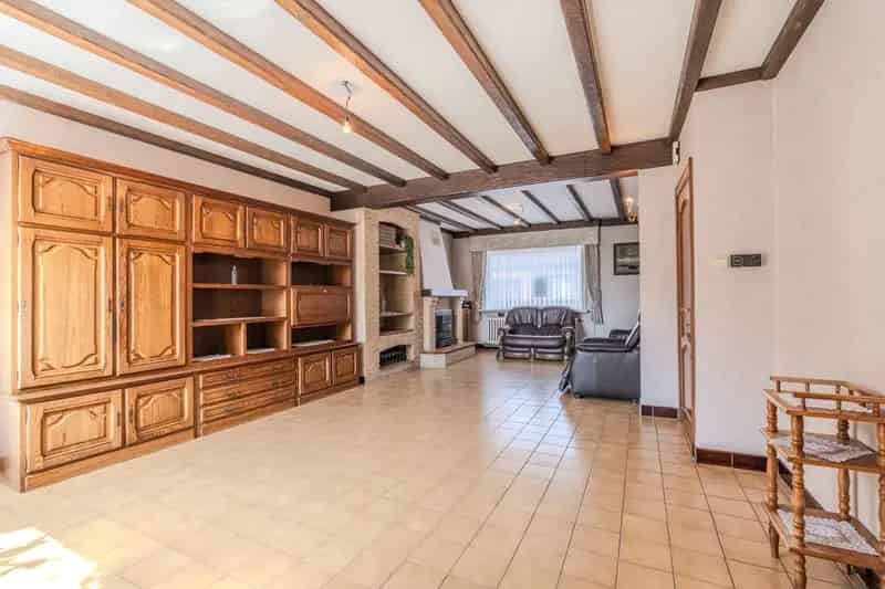 Charmante woning met veel potentieel in hartje Oudenburg!
