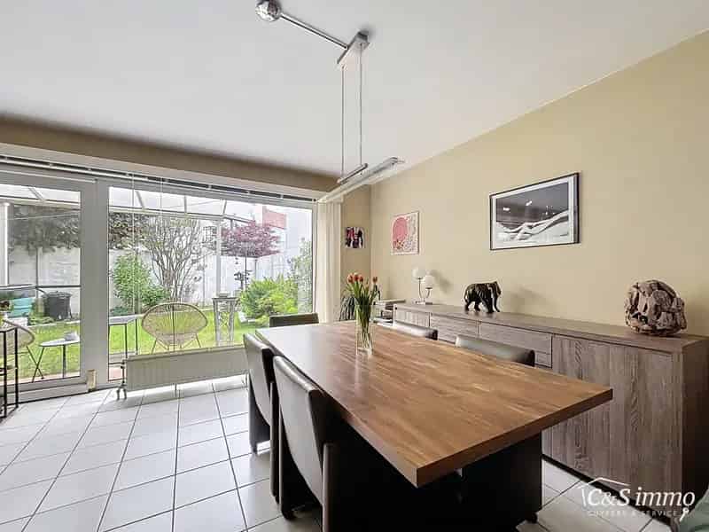 Huis te koop: Instapklare 3 Slaapkamers Nabij Fort 4