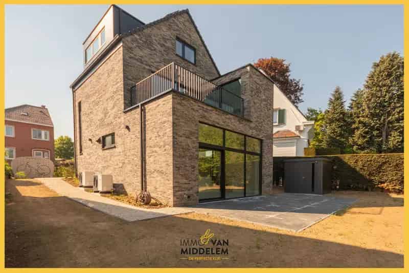 ENERGIEZUINIGE WONING MET 3 SLKS EN TUIN IN CENTRUM DILBEEK