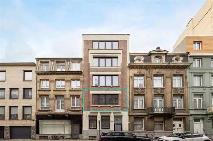 Appartement 3 slaapkamers te koop gerenoveerd lift