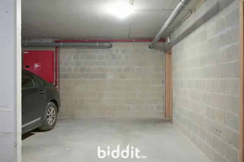 KOOP 4: AUTOSTAANPLAATS NR. 10