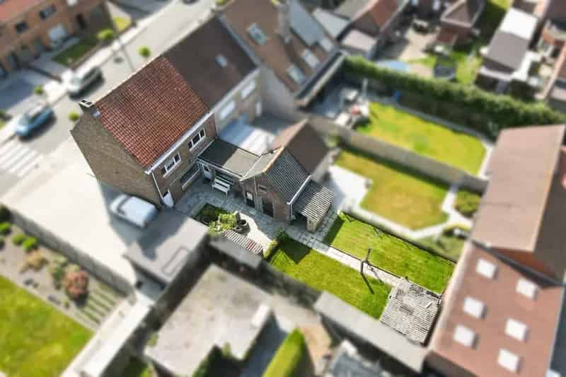 Ruime woning op rustige ligging in Eernegem