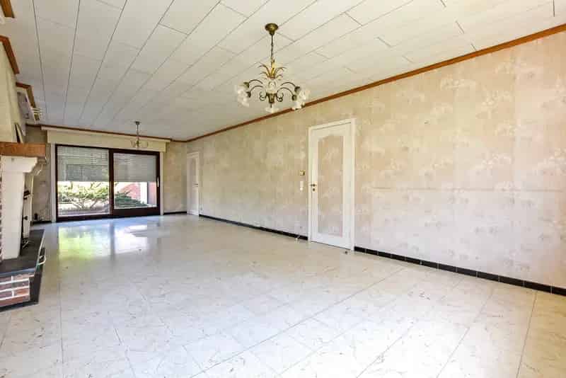 Gelijkvloers villa op 750m² in centrum Diksmuide!