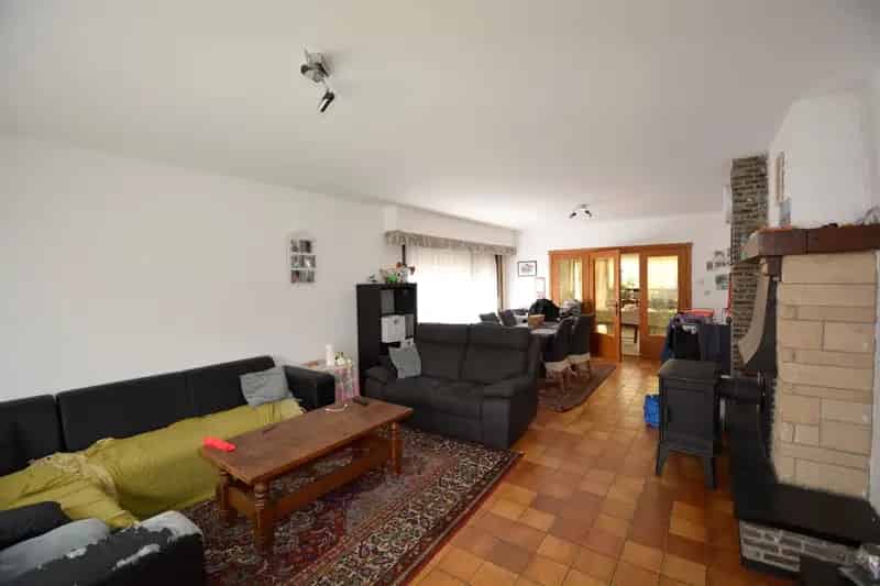 RUIME WONING MET 3 SLK OP PERCEEL VAN 973 m²!