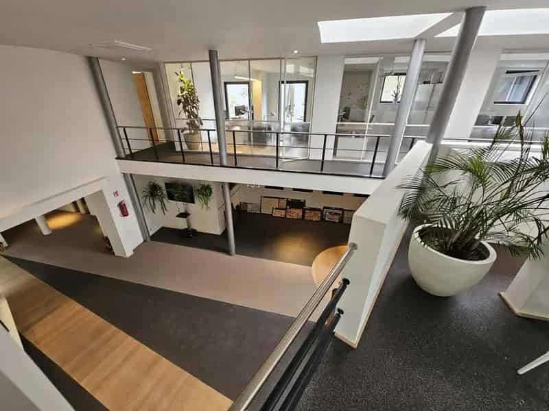 TE HUUR Genk - showroom met kantoren