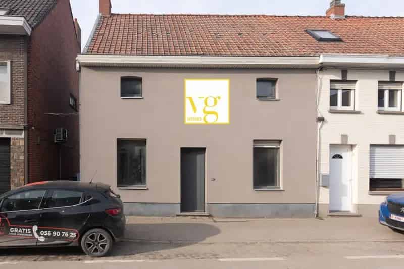 Halfopen woning met terras