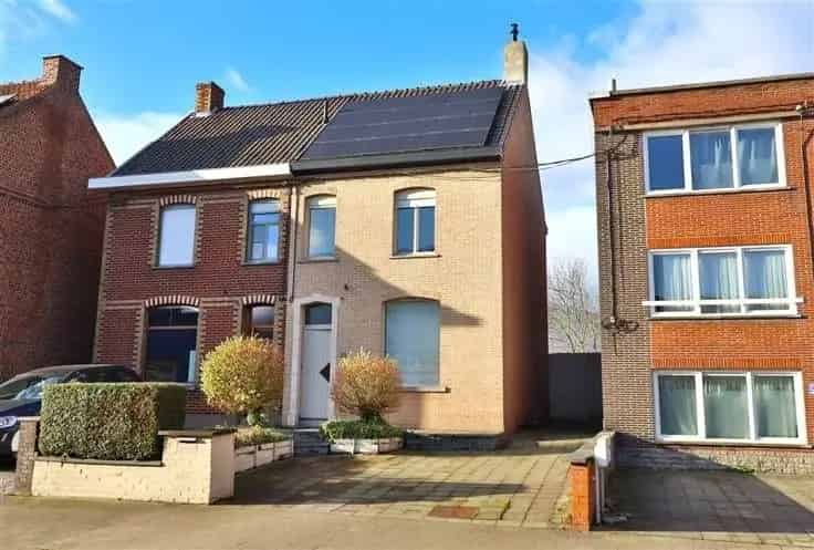 Huis Te Koop Ruime woning grote tuin 3 slaapkamers