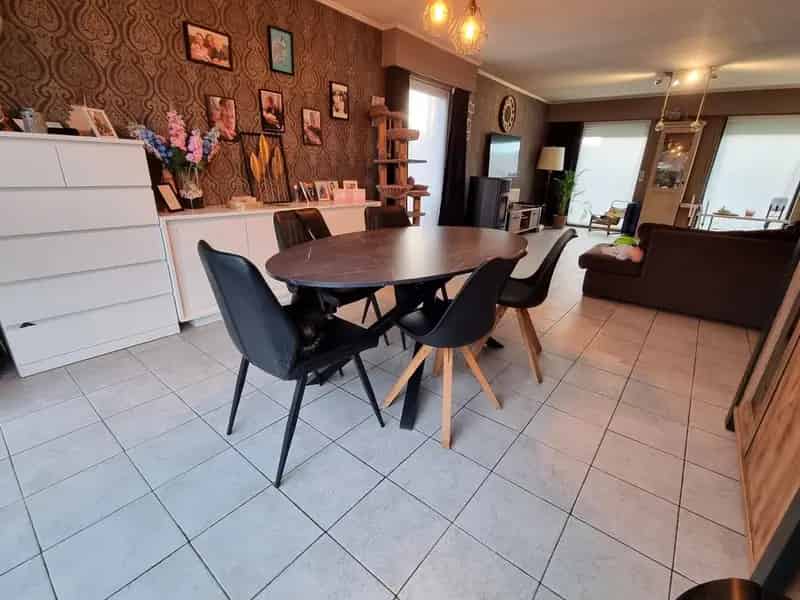 Vrijstaande woning gelegen in een zeer rustige straat, 4 slaapkamers en leuke tuin