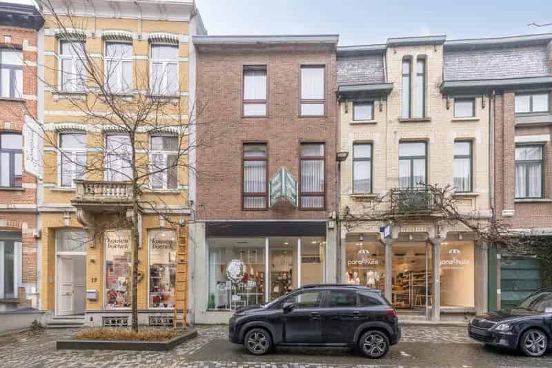 Huis te koop Mortsel: Winkelruimte met Duplex Appartement en Tuin