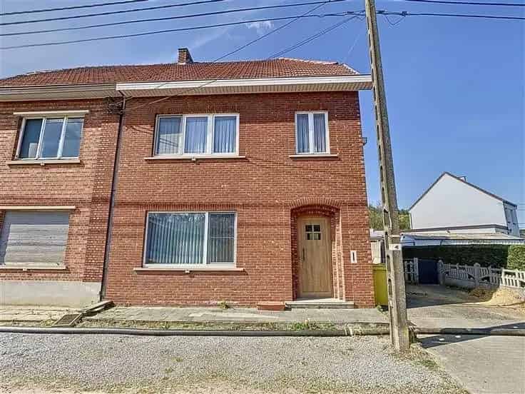 Huis Te Koop Zichem: Ruime woning met 3 slaapkamers en uitbreidingsmogelijkheden