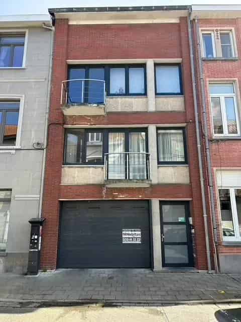 Garagebox te huur niet ver van de Grote Markt van Blankenberge. In een garagecomplex van een gebouw.