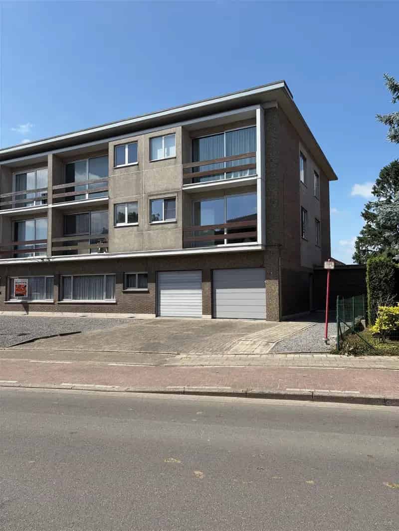Appartement te huur 2 slaapkamers gerenoveerd terras