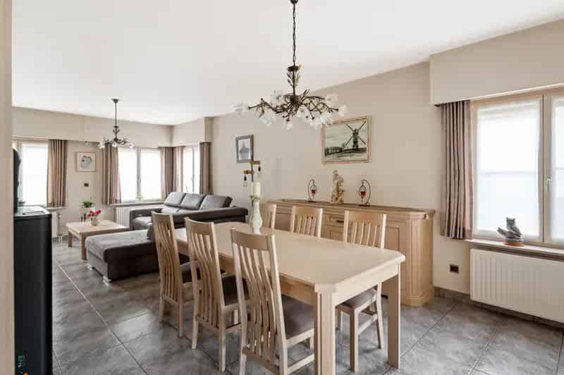 Instapklare, energiezuinige woning (230 m²) met inpandige garage te koop!