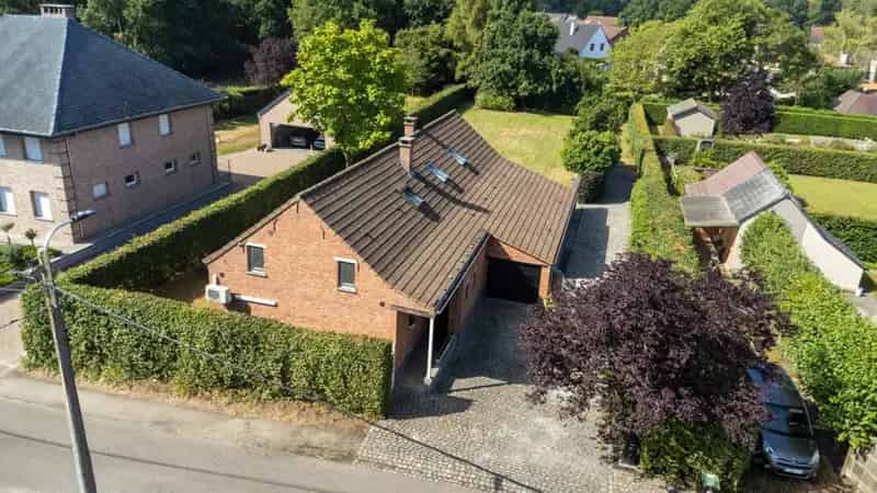 Mooie woning met 3 SLPK, 2 badkamers, garage op 16are in Baal/Tremelo