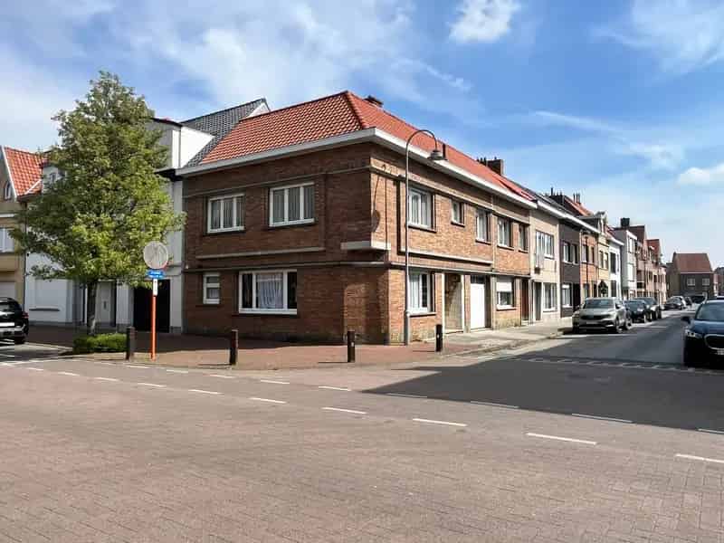 Hoekwoning met garage mooi gelegen te Heist-aan-Zee