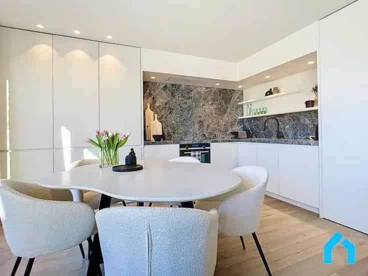 Penthouse Te Koop - Zeezicht - 2 Slaapkamers - Meubileer Inbegrepen