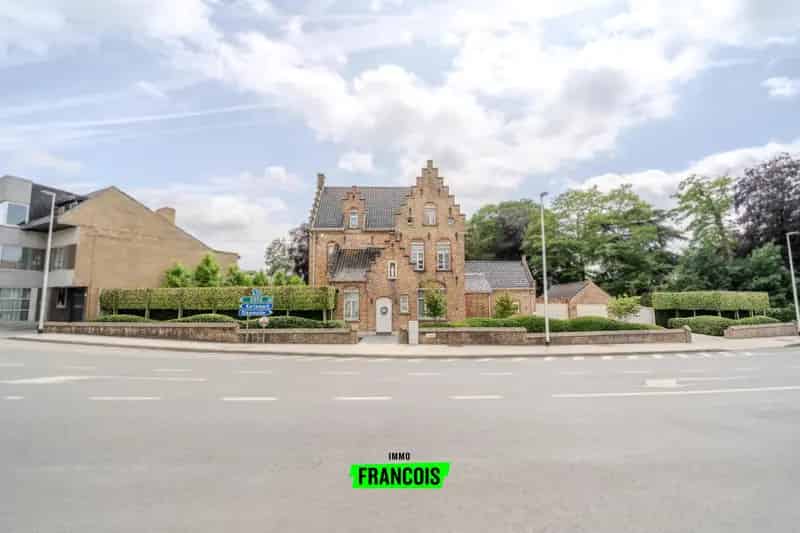 Karaktervolle pastoriewoning in Esen te koop
