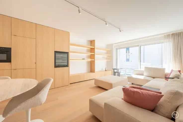 Gerenoveerd 2-kamerappartement  Centraal Gelegen