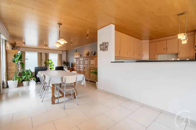 Prachtige woning met 5 slaapkamers en 2 badkamers!