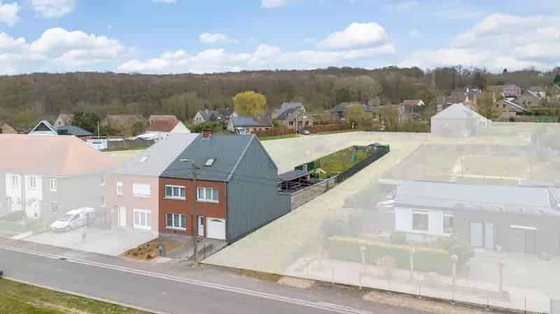 Instapklare halfopen bebouwing met 4 slaapkamers