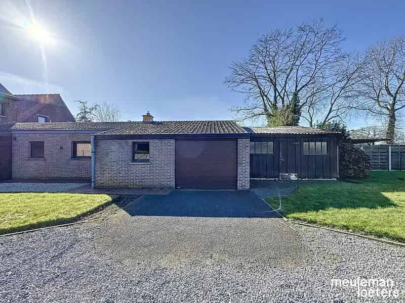 Te renoveren woning in Lotenhulle