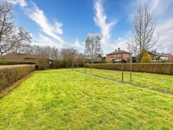 Huis te Koop Beaufays: 4 slaapkamers, garage, renovatieproject